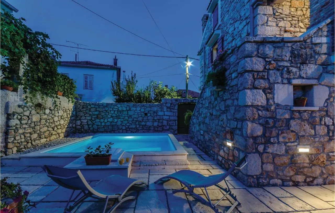 Beautiful Home In Preko With 2 Bedrooms, Sauna And Internet