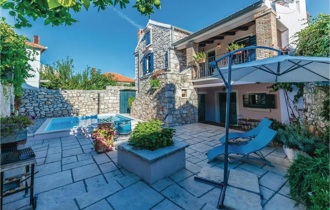 Beautiful Home In Preko With 2 Bedrooms, Sauna And Internet 0*,